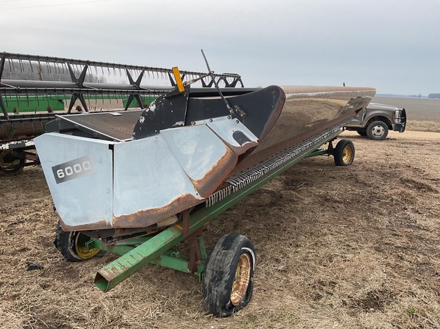 MASSEY FERGUSON 6000 Header Recently Sold